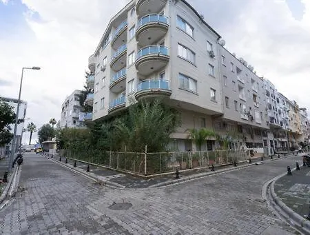 아파트 Central Apartment Within 1 Min Walking Distance To The Beach In Marmaris