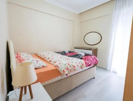 Central Apartment Within 1 Min Walking Distance To The Beach In Marmaris 아파트